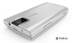 Das Nokia X3 verf&uuml;gt &uuml;ber einen USB-Anschluss f&uuml;r die Verbindung mit dem PC